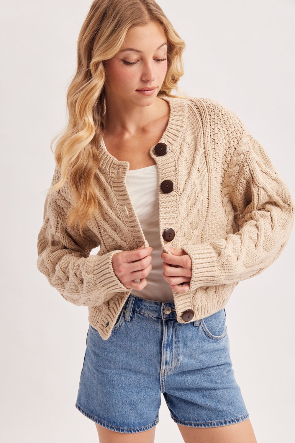 CROPPED BUTTON FRONT CABLE KNIT SWEATERCARDIGAN, Contents:100%COTTON