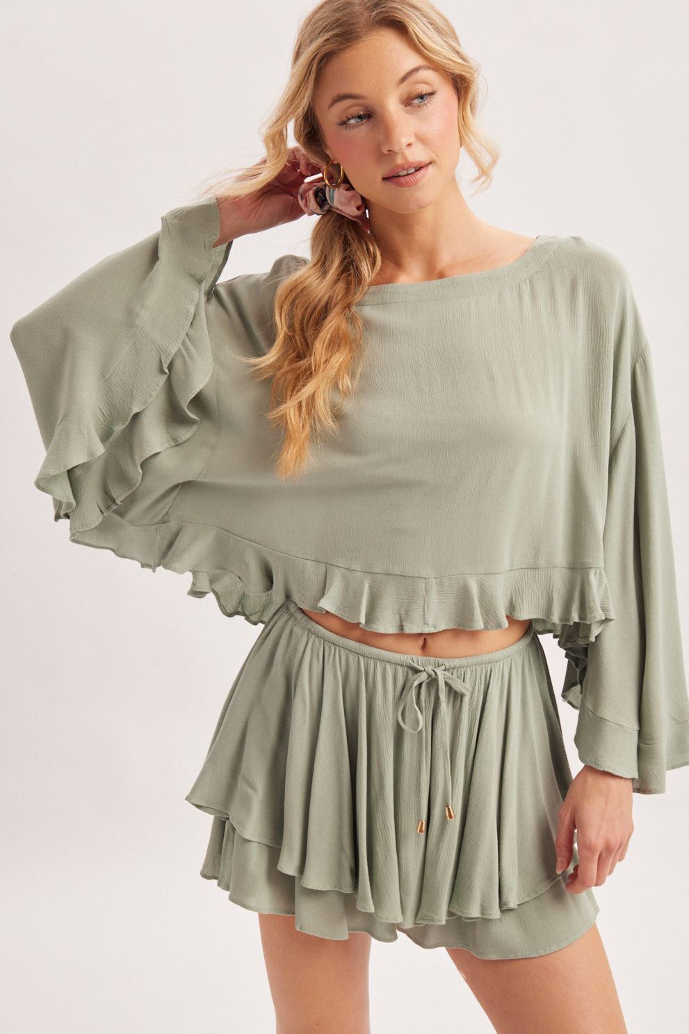 BILLOWY CROPPED OVERSIZED BELL SLEEVE RUFFLE HEM TOP, Contents:100%COTTON