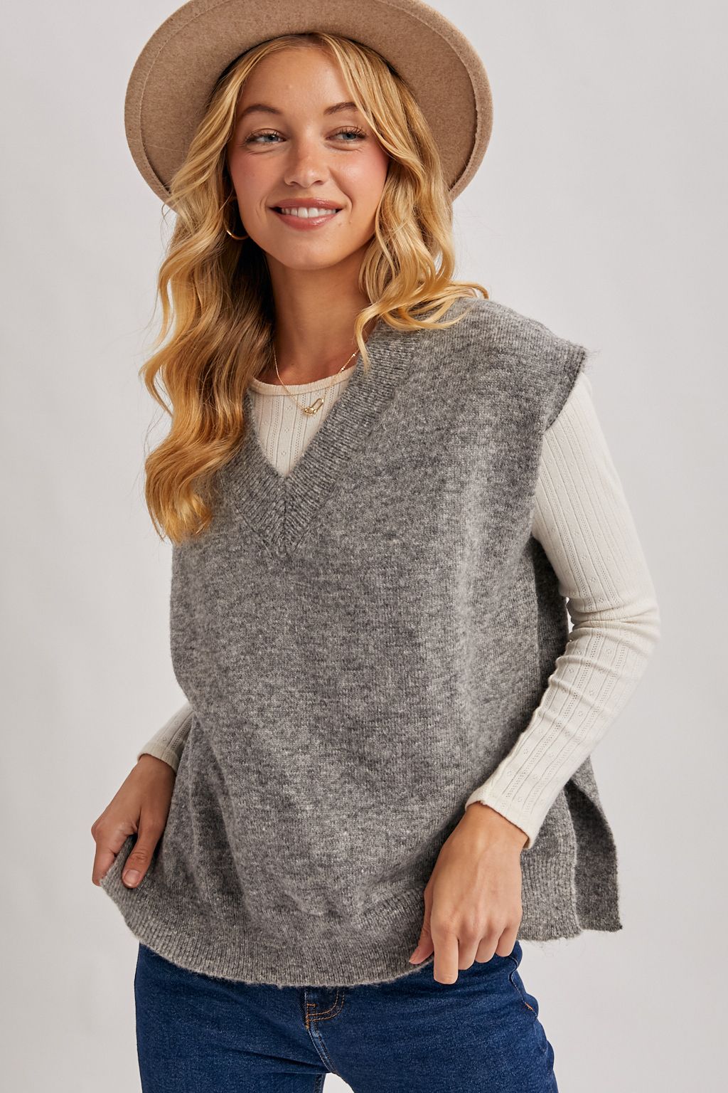 OVERSIZED KNIT VEST, Contents:50% NYLON, 25% POLYESTER, 25% ACRYLIC