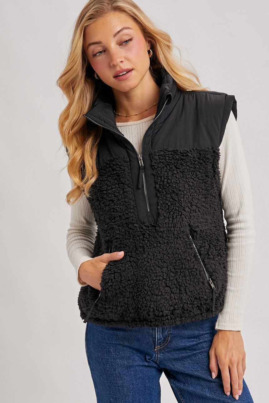 SHERPA CONTRAST HIGH STAND COLLAR VEST, Contents:100%POLYESTER